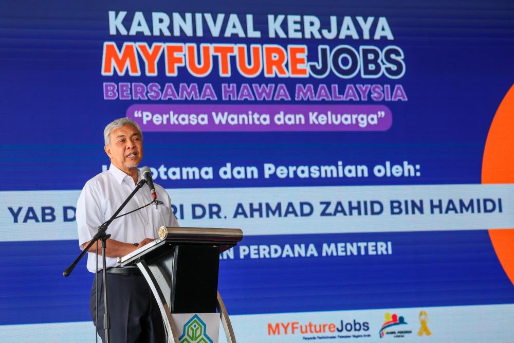 Zahid: 50,000 placements to be allocated for Felda youths to pursue TVET education Zahid: 50,000 placements to be allocated for Felda youths to pursue TVET education