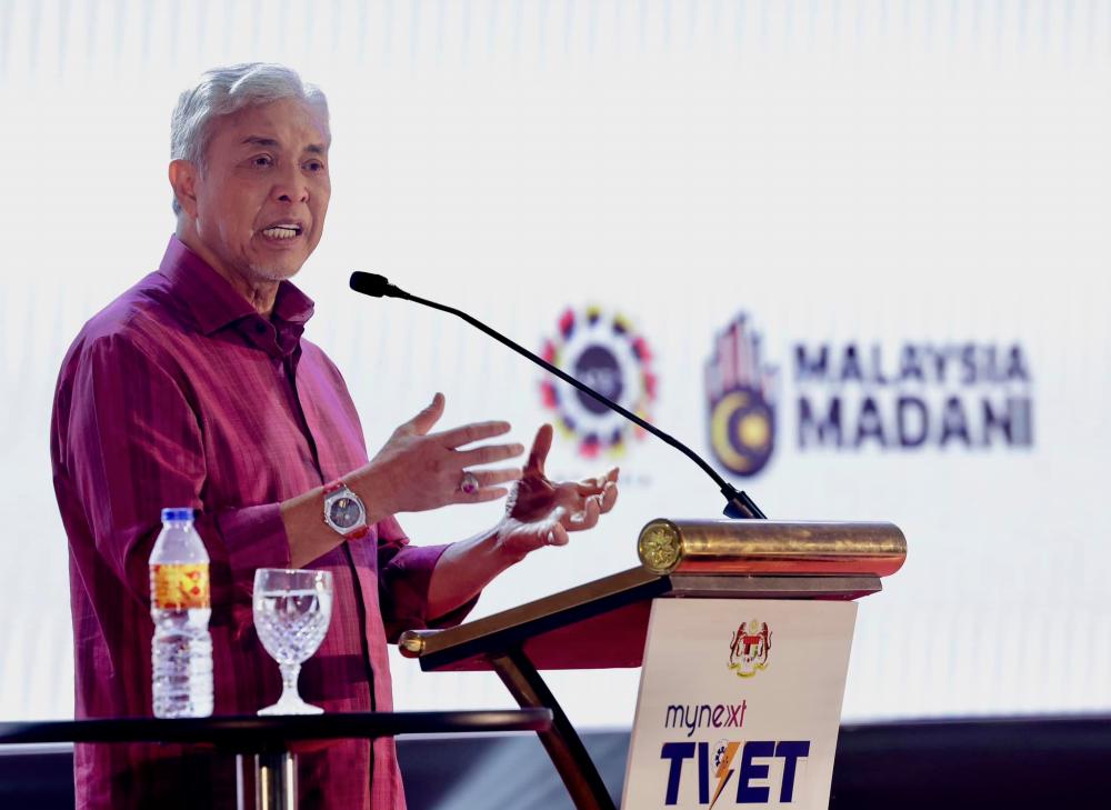 Zahid: TVET bukan lagi pilihan kedua sambung pelajaran Zahid: TVET bukan lagi pilihan kedua sambung pelajaran
