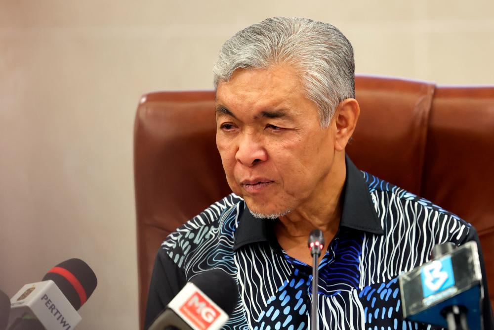 Zahid: Tingkat pengeluaran lateks untuk kurangkan import, naikkan harga 