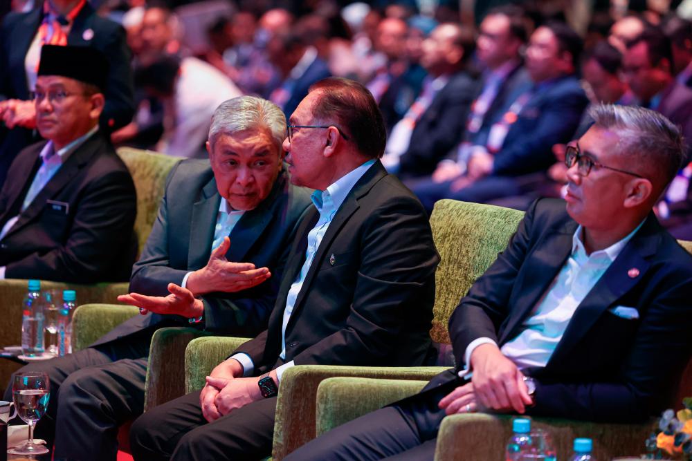 Zahid ketuai Jawatankuasa Kabinet perkasa pensijilan, industri halal negara - Anwar Zahid ketuai Jawatankuasa Kabinet perkasa pensijilan, industri halal negara - Anwar