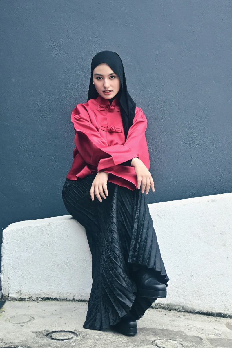 Layla Sania blends cultures with CNY debut Xin Nian Re Nao translates to ‘Joyous and lively New Year’, with re nao describing the bustling festive atmosphere typical of CNY celebrations. Layla Sania