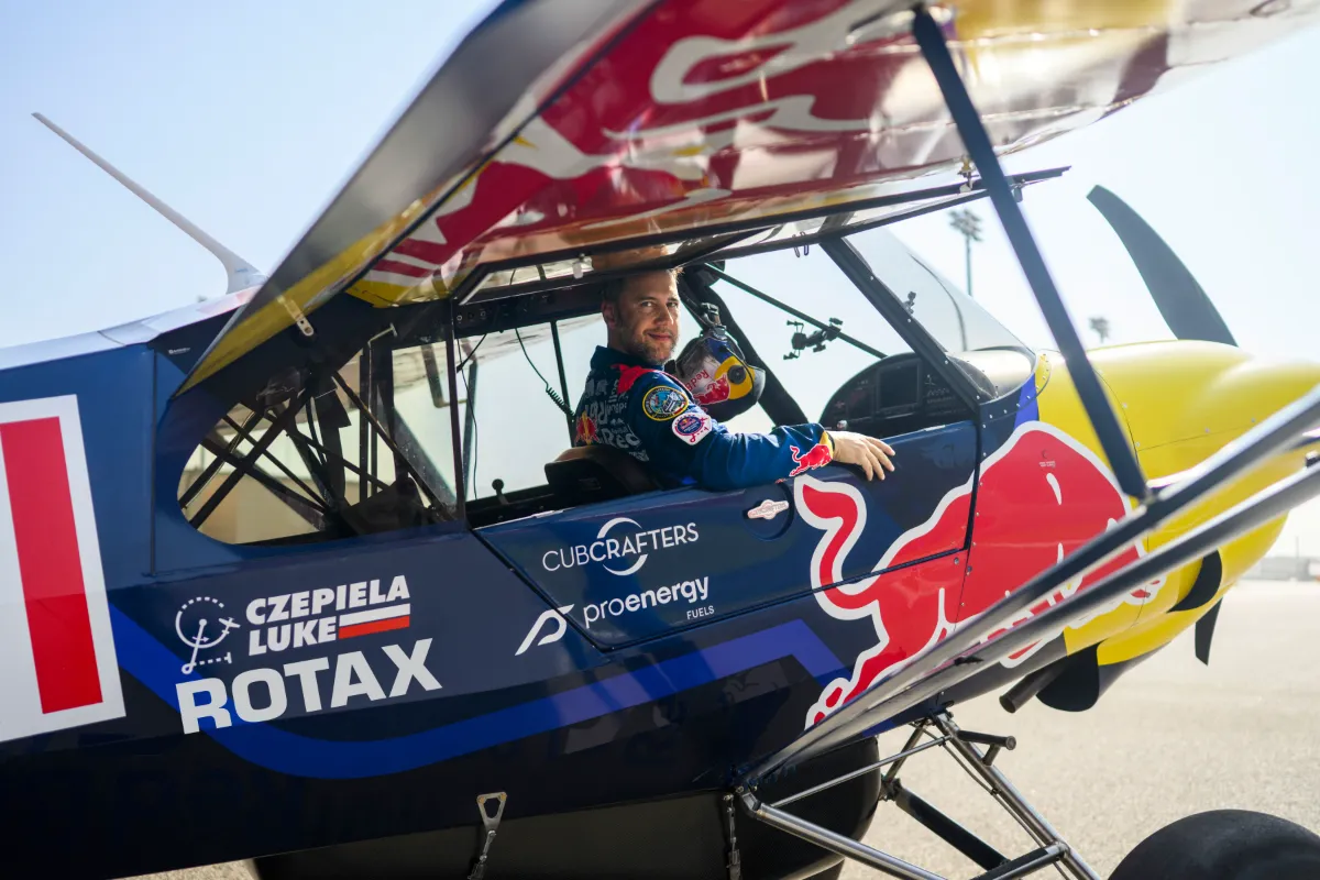 mihai-setcu-luke-x-rotax-x-bic-3 BRP-Rotax: Aircraft meets racetrack – Luke Czepiela flies the racing line at Bahrain International Circuit