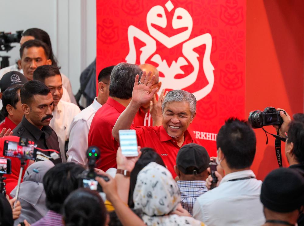 140 Ketua Bahagian Umno sokong jawatan presiden, timbalan presiden tidak dipertandingkan 140 Ketua Bahagian Umno sokong jawatan presiden, timbalan presiden tidak dipertandingkan