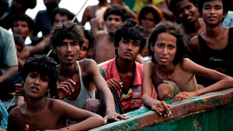 143 pendatang tanpa izin termasuk pelarian Rohingya ditahan di perairan Kuala Kurau 143 pendatang tanpa izin termasuk pelarian Rohingya ditahan di perairan Kuala Kurau