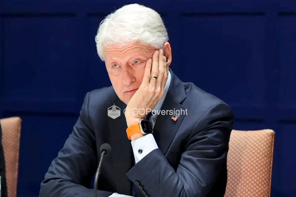 Bill Clinton clarifies viral Epstein photos from Brunei trip Bill Clinton clarifies viral Epstein photos from Brunei trip