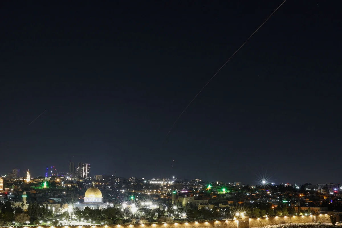 Israel to gradually reopen airspace after Iran strikes Israel to gradually reopen airspace after Iran strikes