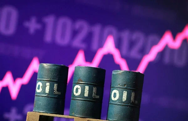 Disruptions keep oil prices elevated