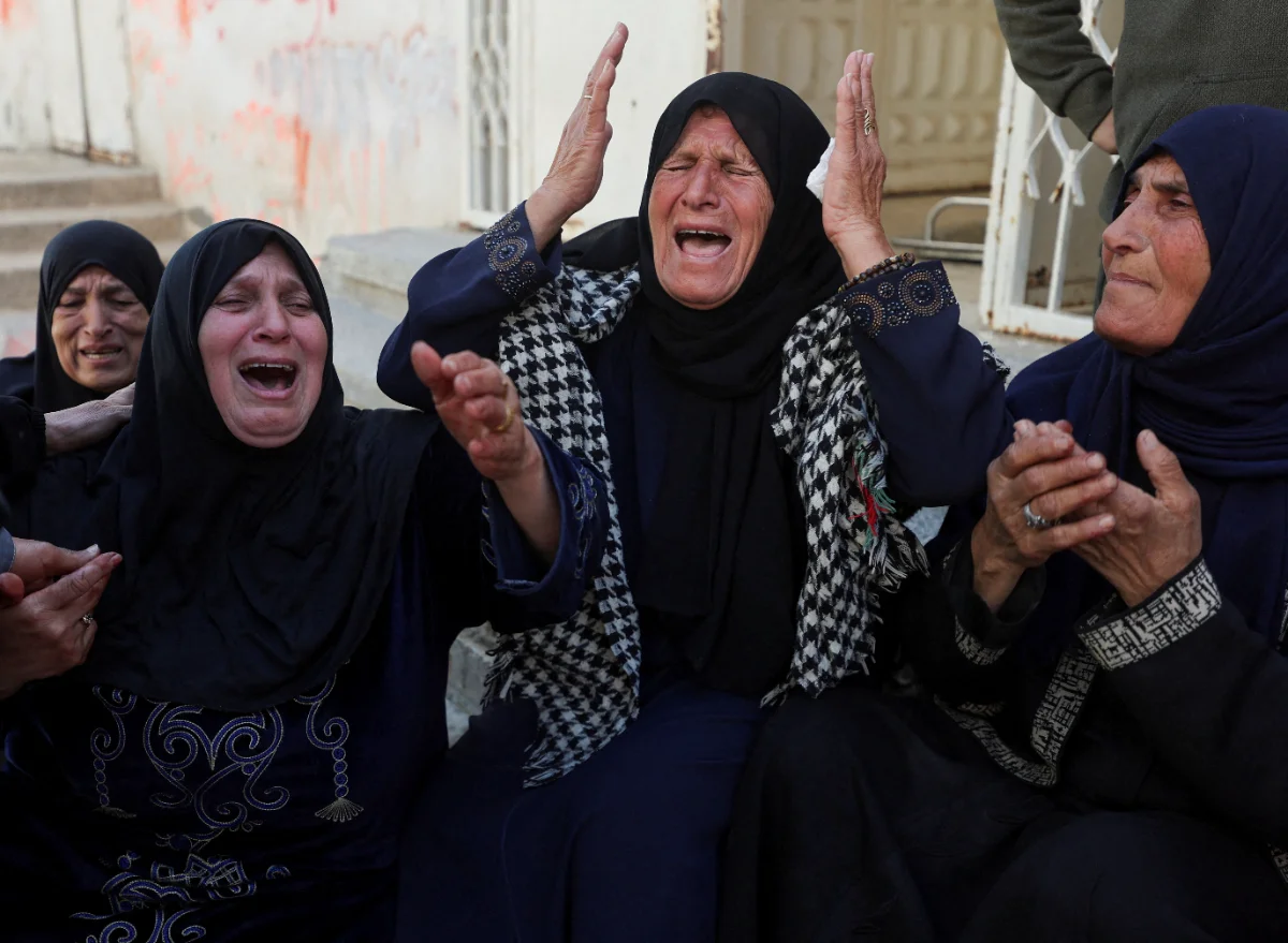Israeli forces kill Palestinian teen in West Bank clash Israeli forces kill Palestinian teen in West Bank clash