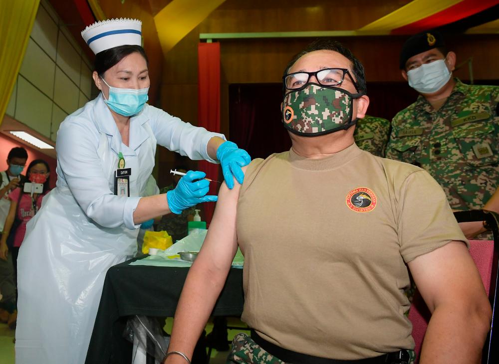 3,510 army personnel in Sarawak receive first dose of Covid-19 vaccine 3,510 army personnel in Sarawak receive first dose of Covid-19 vaccine