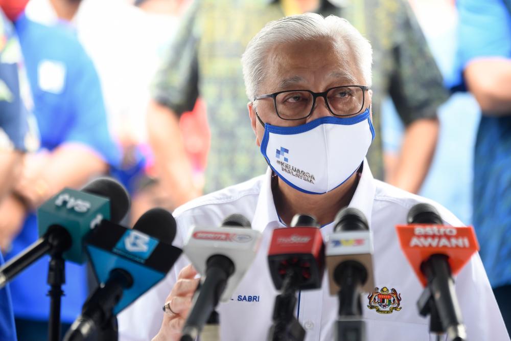 4 Customs officers get 24 monthsâ jail for receiving bribe of RM22,000 4 Customs officers get 24 monthsâ jail for receiving bribe of RM22,000