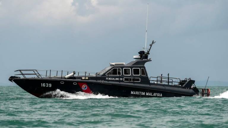 40 Indonesian fishing boats detected for encroachment off Lumut 40 Indonesian fishing boats detected for encroachment off Lumut
