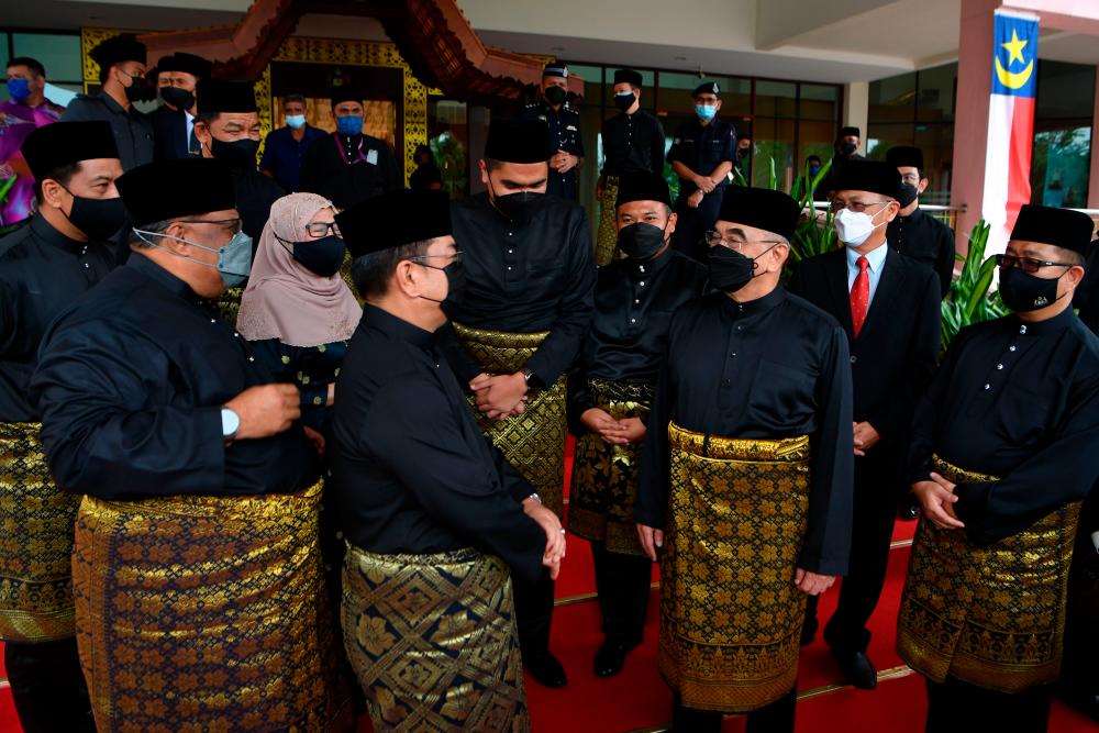 8 new faces among 10 Melaka exco members sworn in today 8 new faces among 10 Melaka exco members sworn in today