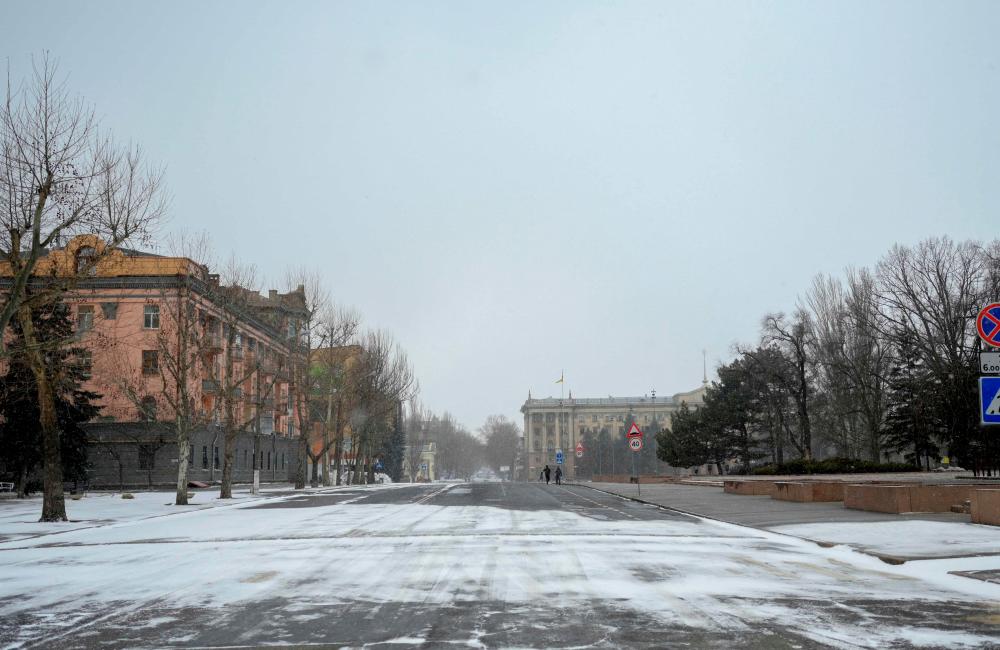 9 killed by bombing in southern city of Mykolaiv: regional governor 9 killed by bombing in southern city of Mykolaiv: regional governor