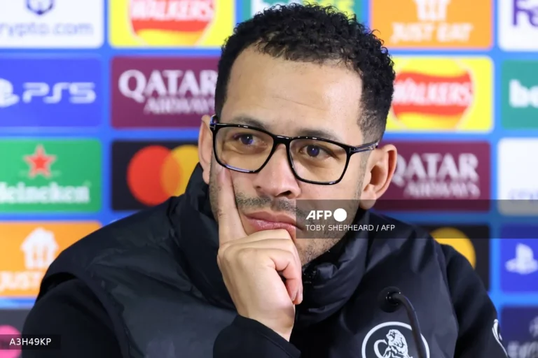 Chelsea huddle not meant to 'antagonise' says Rosenior