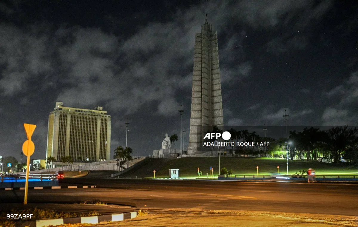 AFP__20260305__99ZA9PF__v1__Mockup__CubaEnergyBlackout Two-thirds of Cuba, including Havana, hit by blackout