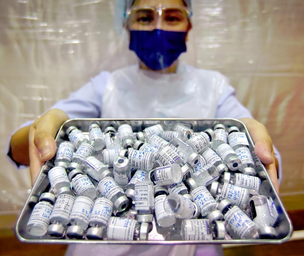 AS: FDA syor beri suntikan dos penggalak vaksin Covid-19 secara tahunan