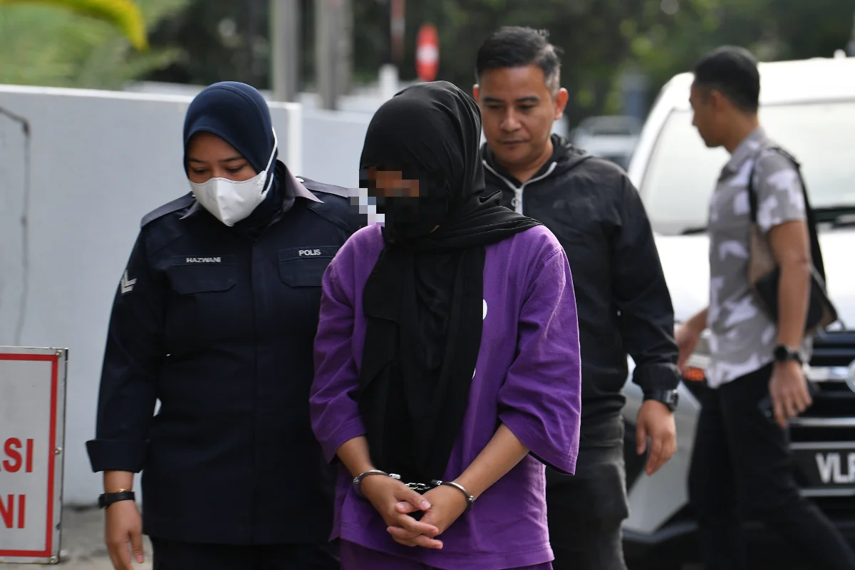 Actress__husband_probed_over_fake_Datuk_title_scam