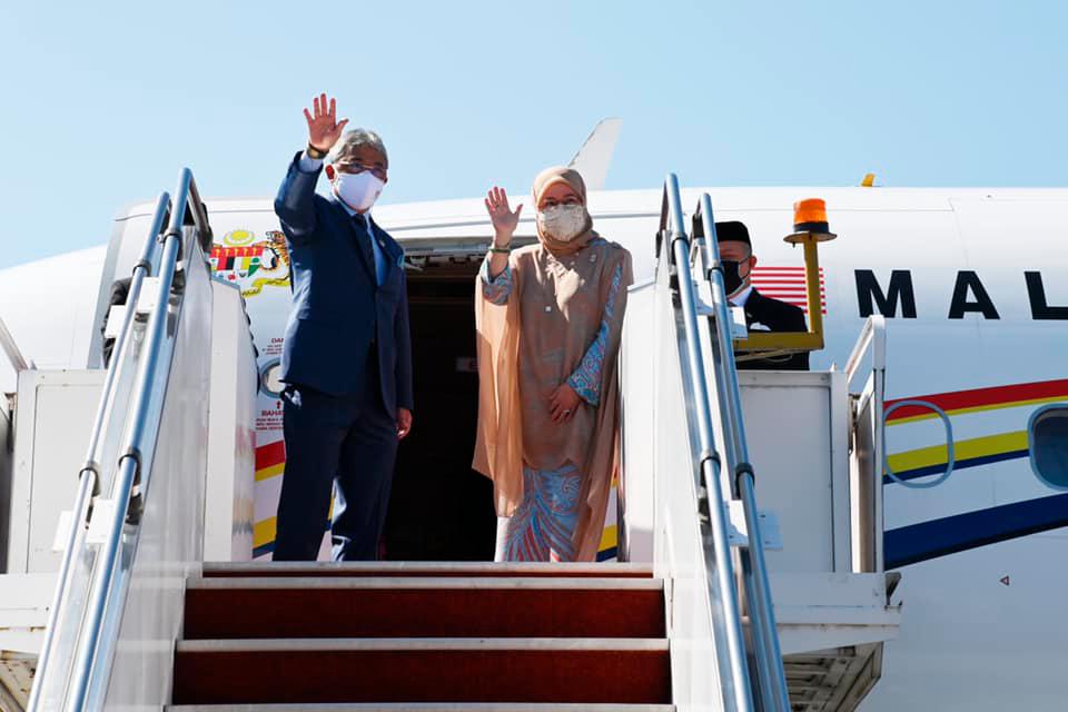 Agong, Raja Permaisuri tiba di UK untuk lawatan khas Agong, Raja Permaisuri tiba di UK untuk lawatan khas