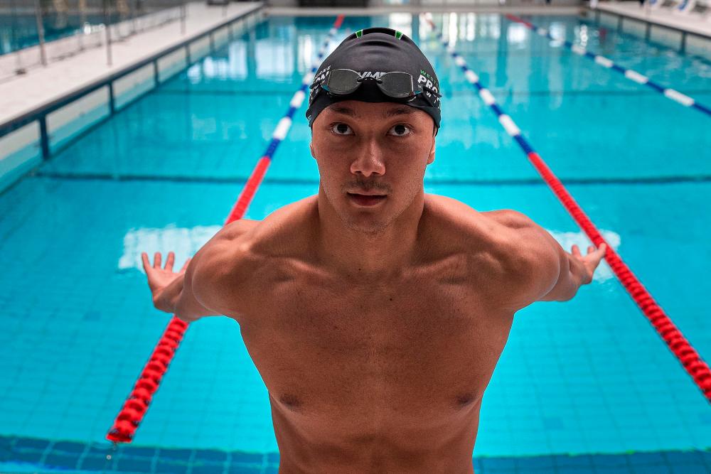 Agong presents instrument of appointment as Penang 8th governor to Ahmad Fuzi Agong presents instrument of appointment as Penang 8th governor to Ahmad Fuzi