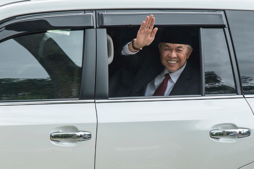 Ahmad Zahid not in court as he is hospitalised due to back injury - Lawyer Ahmad Zahid not in court as he is hospitalised due to back injury - Lawyer