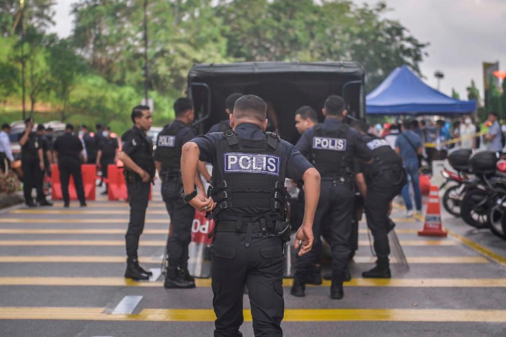 Angkat sumpah PM: Penyokong parti dinasihat patuhi undang-undang, tidak cetus provokasi