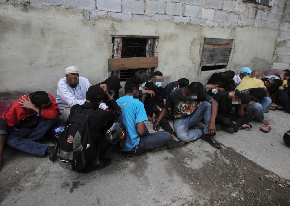Anti-drugs OPS: Johor Police nab 220 men in Johor Bahru