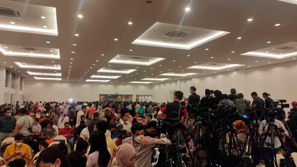 Anticipation grows as Anwar supporters flock to PC venue