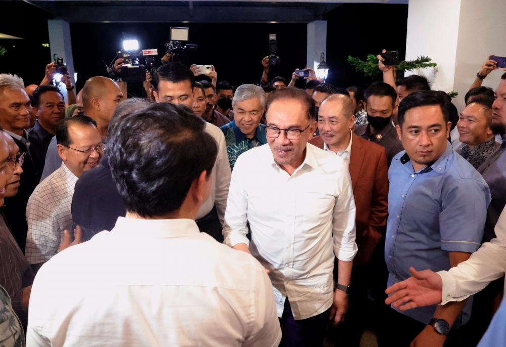 Anwar: Penyelesaian kemelut politik di tangan pemimpin Sabah sendiri