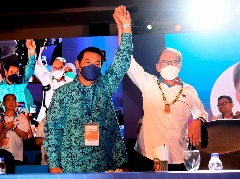 Anwar officially announced as PKR president, Rafizi as deputy president for 2022-2025 session