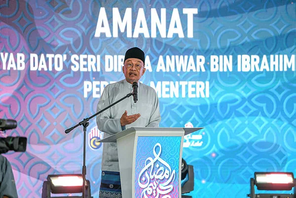 Anwar urges public prudence amid global economic risks