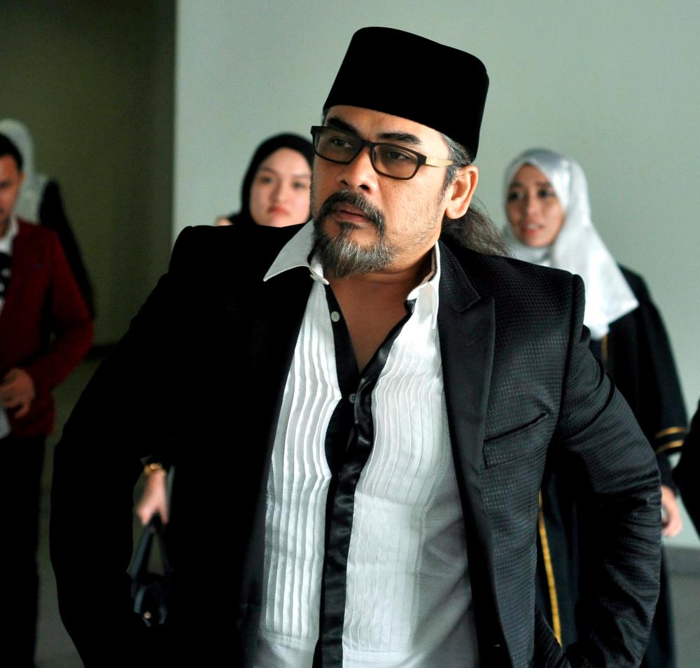Appeals court affirms order that Awie to pay RM80,000 to ex-wife for assault Appeals court affirms order that Awie to pay RM80,000 to ex-wife for assault