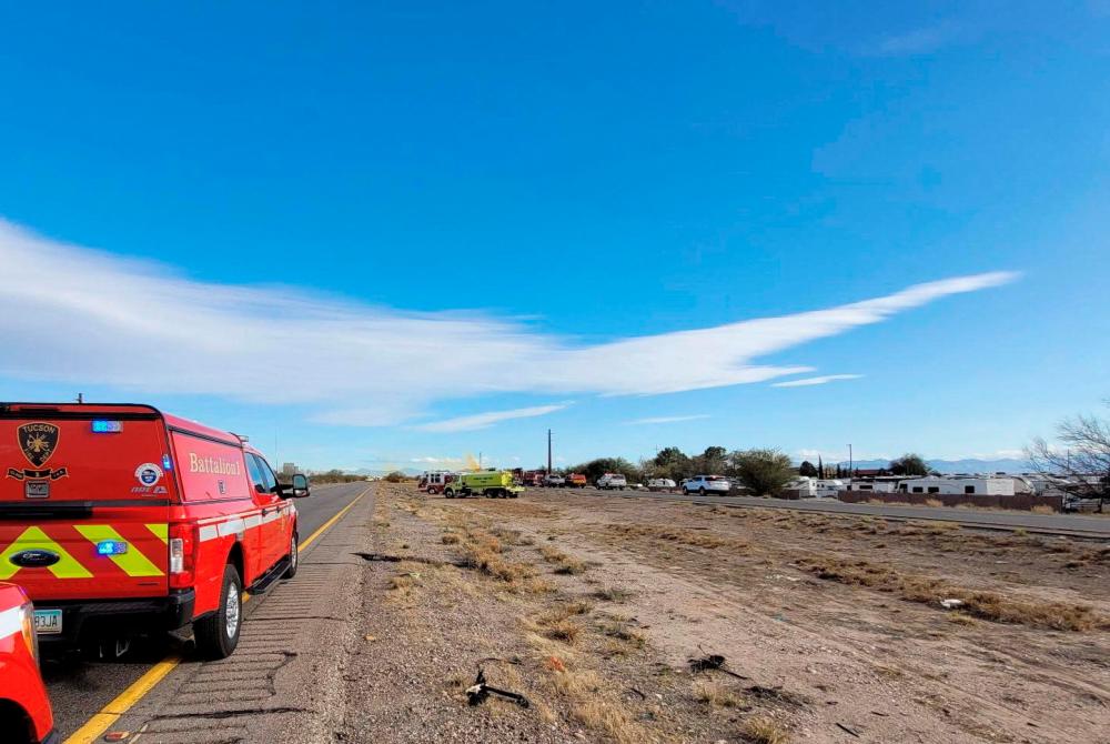 Arizona truck spill of toxic acid closes interstate highway
