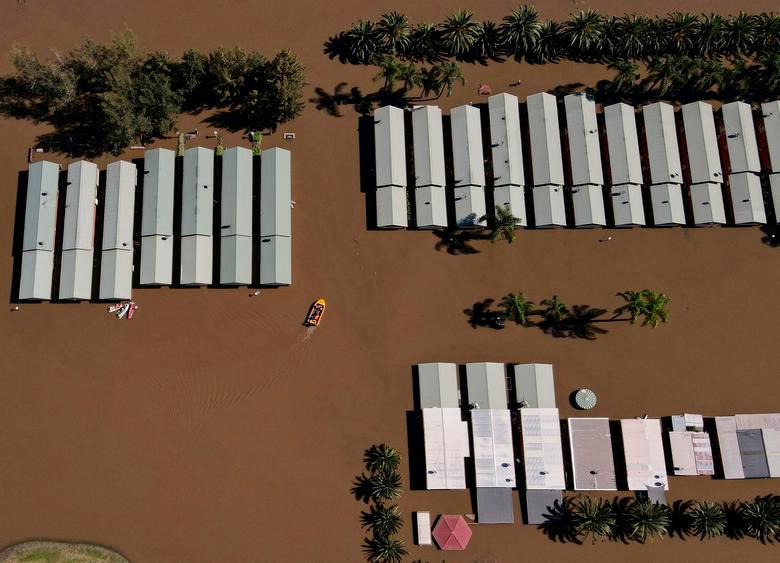 Australiaâs Covid-19 weary tourism operators count cost of floods