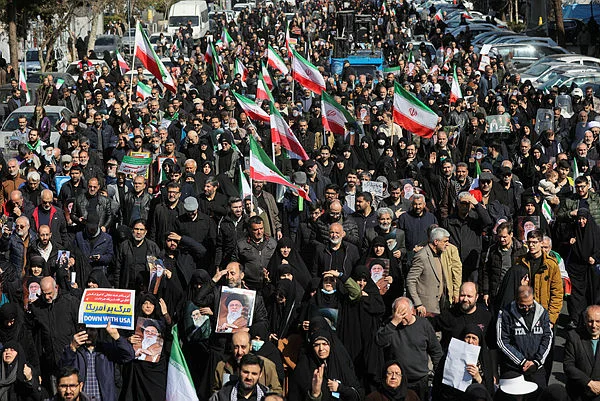 Azerbaijan evacuates diplomats from Iran over safety fears