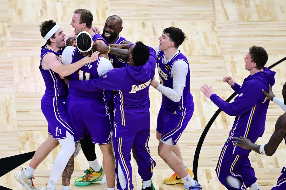 BKN-SPO-LOS-ANGELES-LAKERS-V-ORLANDO-MAGIC-021248