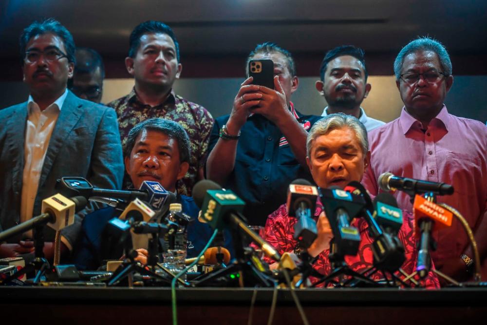 BN tiada kuasa tubuhkan kerajaan, cadang PH dan PN bergabung: Tok Mat BN tiada kuasa tubuhkan kerajaan, cadang PH dan PN bergabung: Tok Mat
