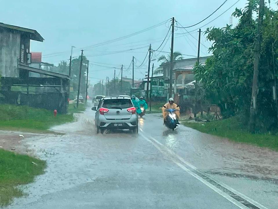 Banjir: Operasi perniagaan zon bebas cukai Rantau Panjang tutup sepenuhnya - Bomba