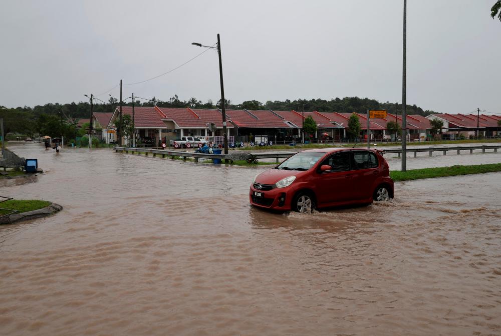 Banjir: Tiga jalan di Kota Tinggi ditutup untuk kenderaan ringan Banjir: Tiga jalan di Kota Tinggi ditutup untuk kenderaan ringan