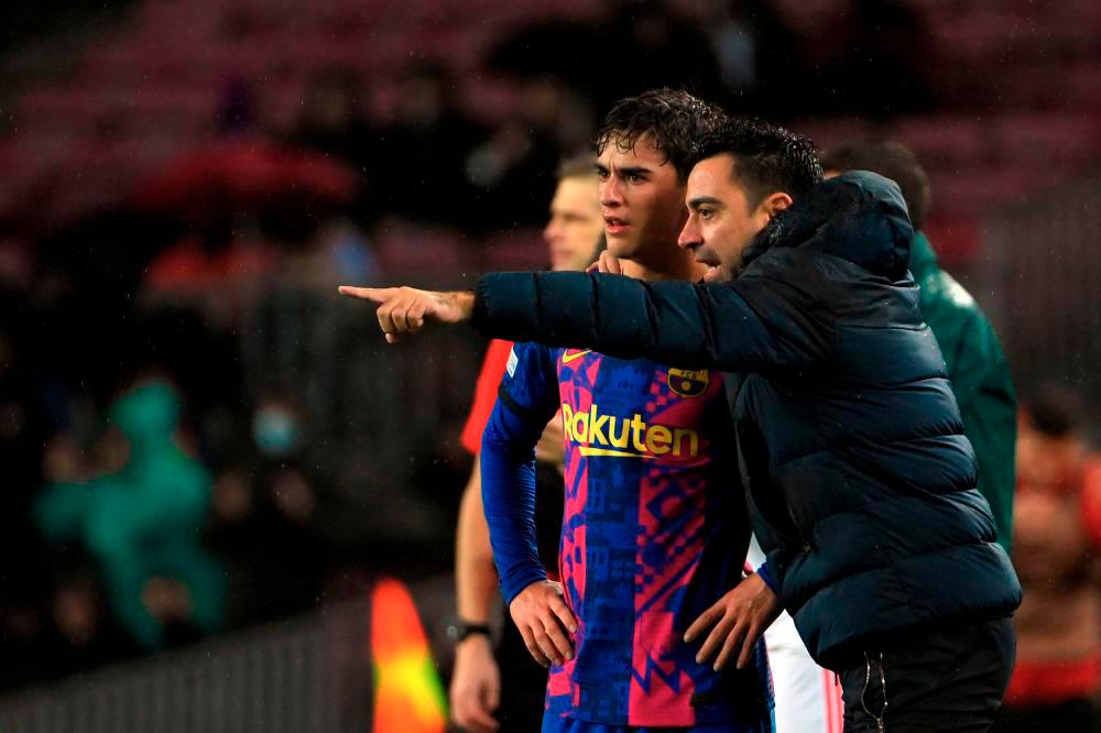 Barcelona to face best Man United team in many years, says Xavi Barcelona to face best Man United team in many years, says Xavi