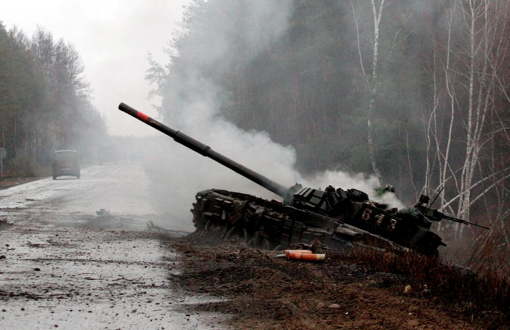Battle rages for Ukraine city, Belarus says downed missiles Battle rages for Ukraine city, Belarus says downed missiles