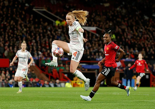 Bayern_edge_Man_Utd_in_thrilling_Champions_League_quarter-final Bayern edge Man Utd in thrilling Champions League quarter-final