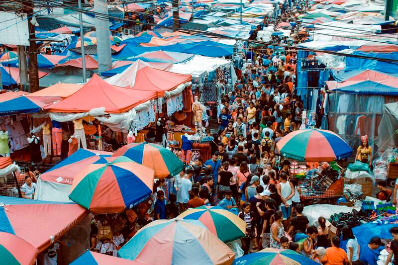 ‘Begpackers’ draw scorn of city residents ‘Begpackers’ draw scorn of city residents