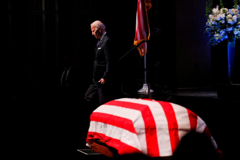 Biden, Obama laud former Senator Harry Reid at Nevada memorial service