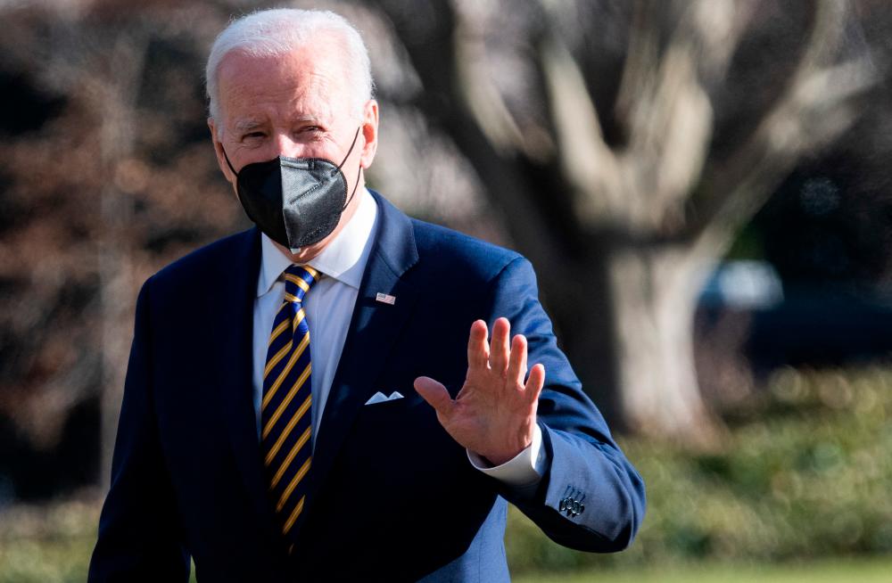 Biden to press Putin as fears of Ukraine war spiral