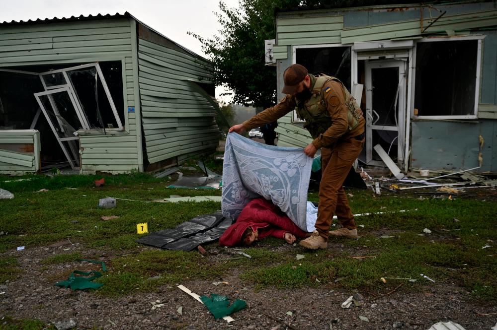 Bodies in cars, on the ground after Zaporizhzhia civilian convoy strike