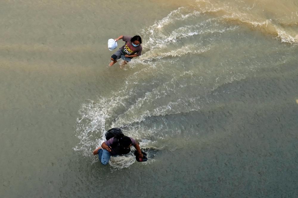 Body of a man swept away by floodwater in Kuantan found