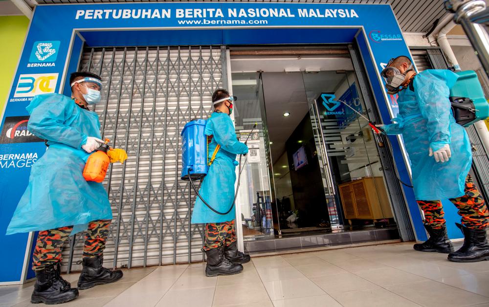 Bomba Kelantan urus pengebumian 262 jenazah pesakit Covid-19, sejak Mac tahun lepas Bomba Kelantan urus pengebumian 262 jenazah pesakit Covid-19, sejak Mac tahun lepas