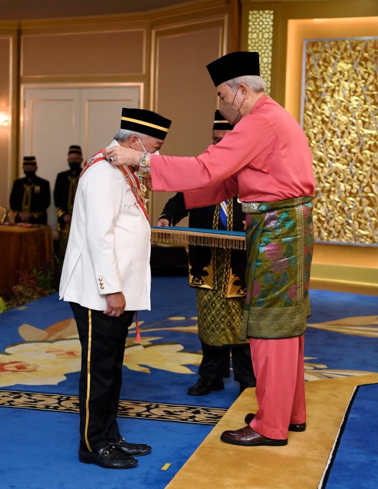 Bung Moktar heads list of Sabah award recipients