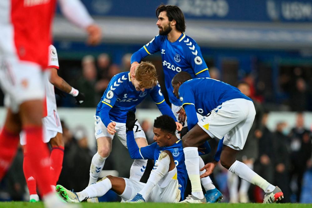 Burnley-Everton joins list of games postponed by Covid-19