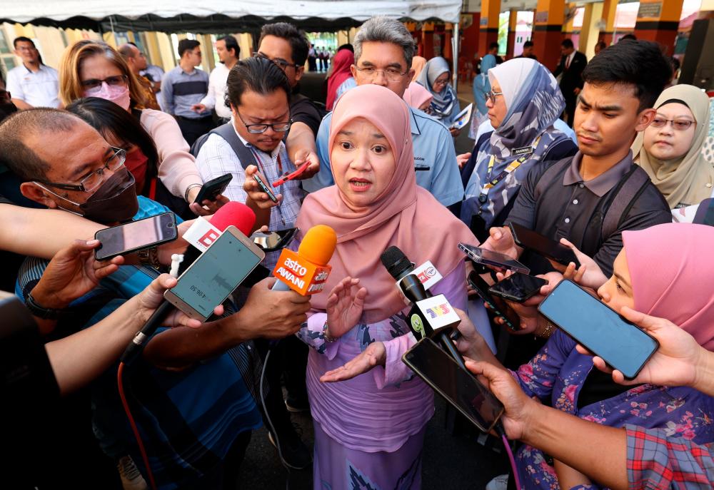 Cash aid for school stolen: SOP breach in RM109k withdrawal - Fadhlina